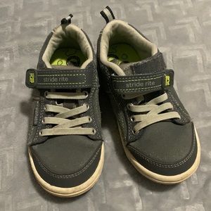 Stride Rite Toddler Boys Sneakers - sz 8.5